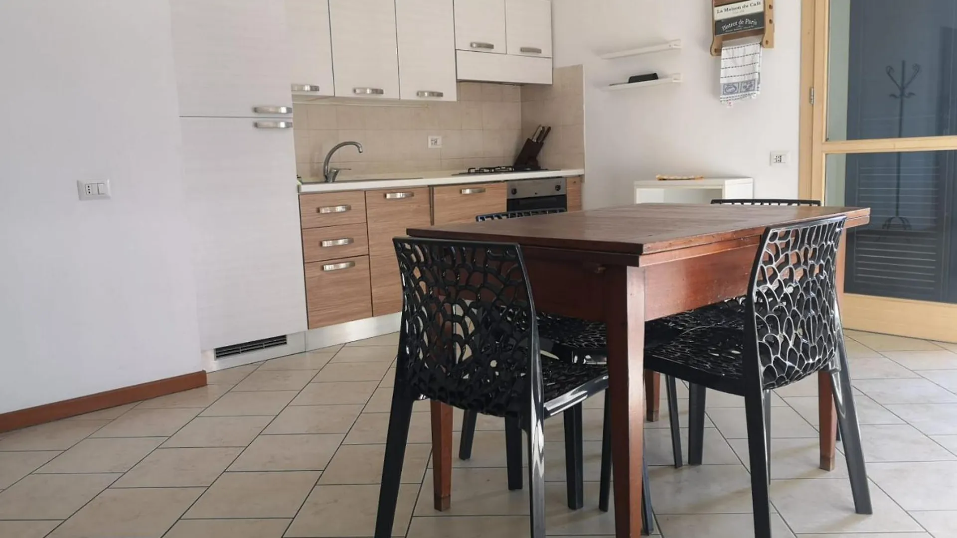 Appartamento Con Posto Auto Viareggio 0*,  Italy
