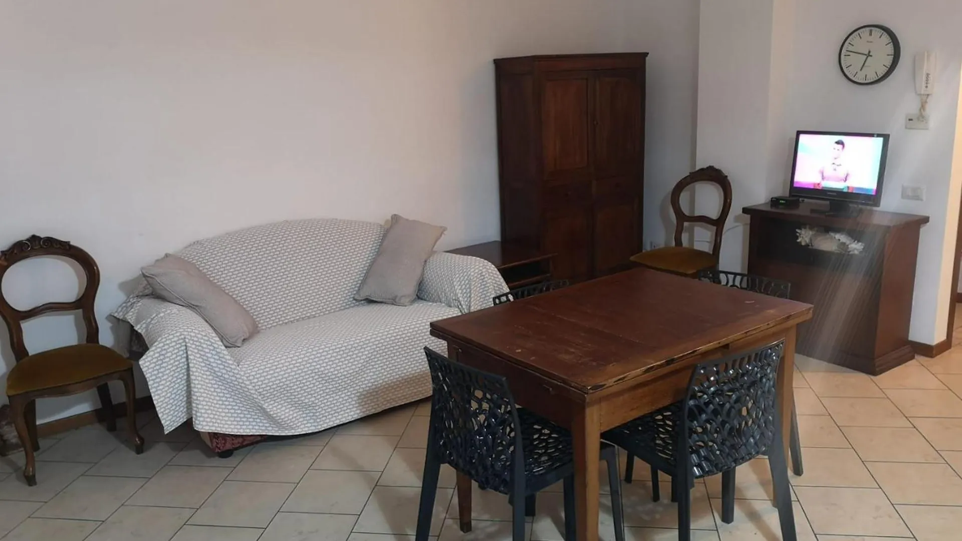 Appartamento Con Posto Auto Viareggio