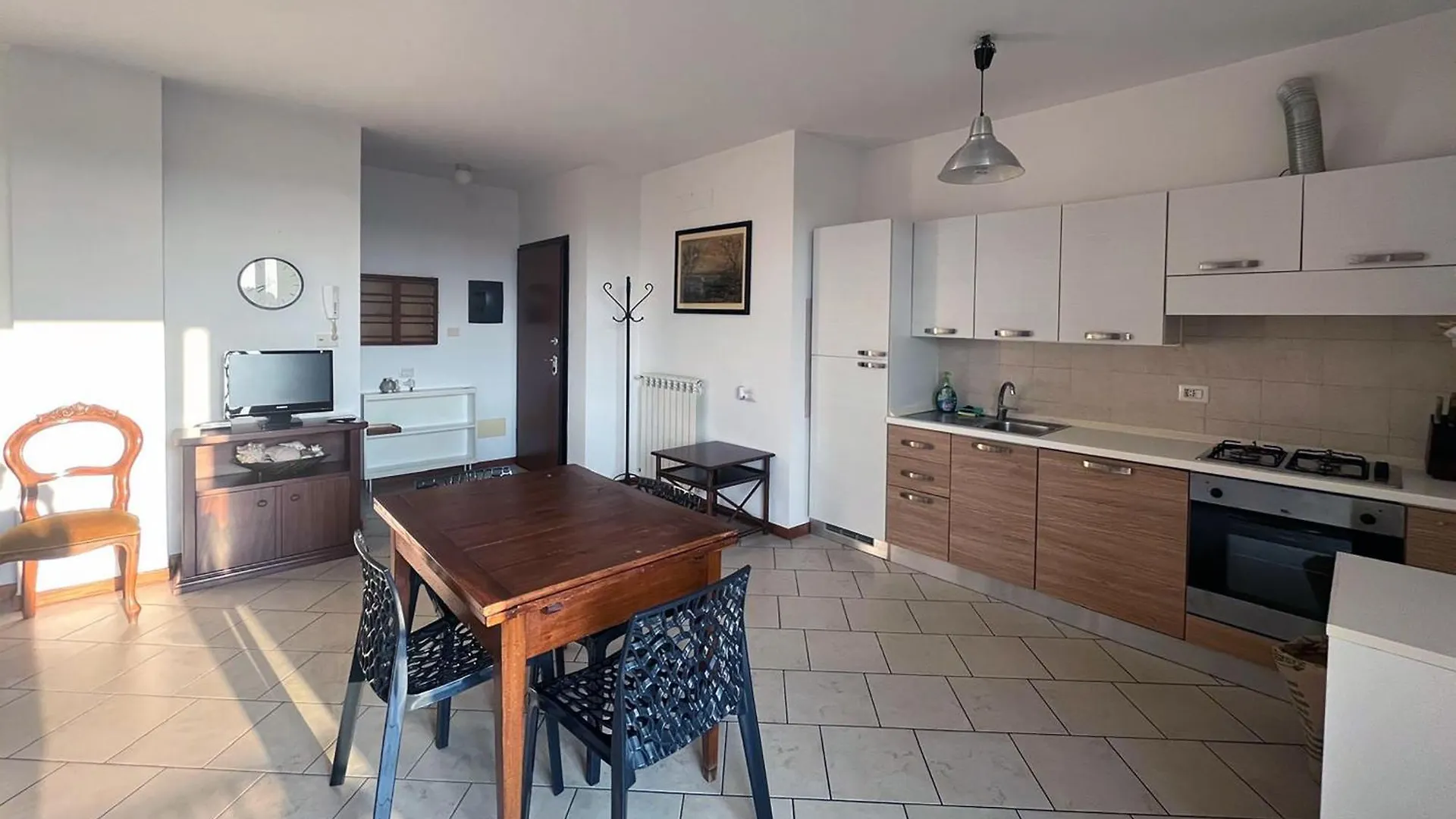 Appartamento Con Posto Auto Viareggio